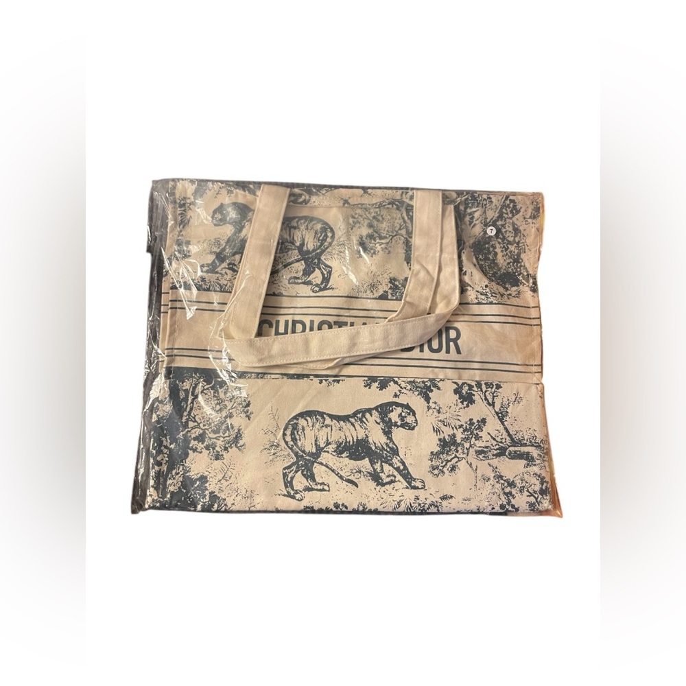 NEW Dior Riviera Large VIP Canvas Tote Bag- Sell for $850 - Picture 10 of 13